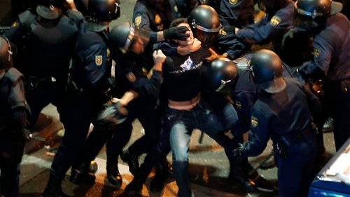 Spanje zet politiegeweld en repressie in tegen protesten
