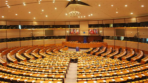 Handel in grondstoffen uit conflictgebieden: zwicht het Europees Parlement voor de grote bedrijven?