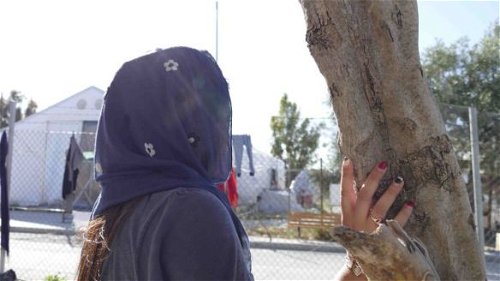 Vrouwen in Griekse vluchtelingenkampen leven in voortdurende angst