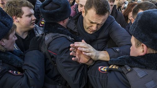 Laat de honderden Russische arrestanten vrij