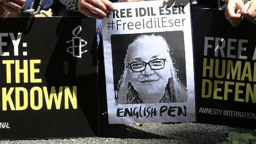 Activisten, onder wie Amnesty-directeur Turkije, officieel aangeklaagd