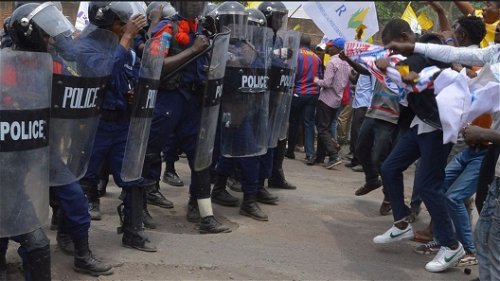 DRC: meer dan honderd mensen gearresteerd, vier demonstranten gewond door politiekogels