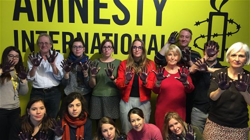 Amnesty International doet mee aan de mars tegen geweld tegen vrouwen 