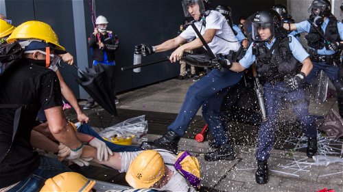 Politie Hongkong: stop met buitensporig geweld tegen demonstranten