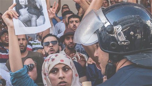 Marokko, laat journalisten en vreedzame demonstranten onmiddellijk vrij