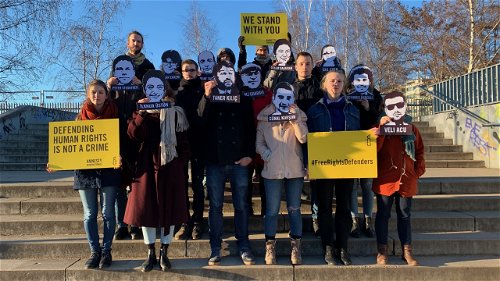 Veroordeling oud-voorzitter Amnesty Turkije en andere mensenrechtenverdedigers is een schande