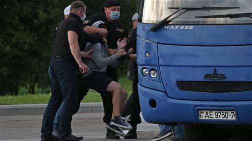 Waarnemers Amnesty: politie Wit-Rusland schuldig aan buitensporig geweld tegen demonstranten