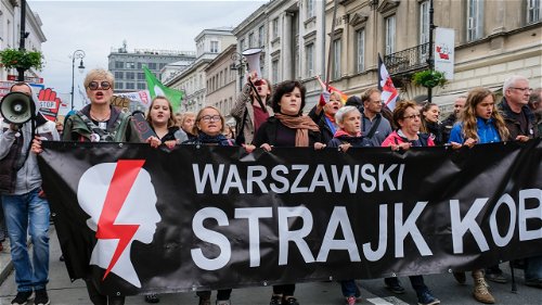Constitutioneel Hof Polen perkt recht op abortus verder in