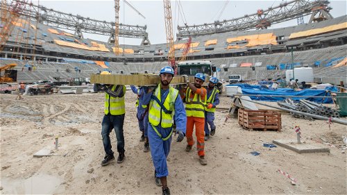 FIFA moet misbruik arbeidsmigranten serieus aanpakken nu kwalificatiewedstrijden voor WK Voetbal in Qatar beginnen