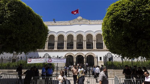 Tunesië moet mensenrechten respecteren nadat parlement buitenspel is gezet