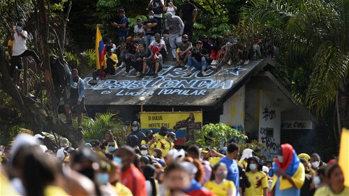 Colombia: buitensporig geweld tegen demonstranten in Cali door politie en gewapende burgers