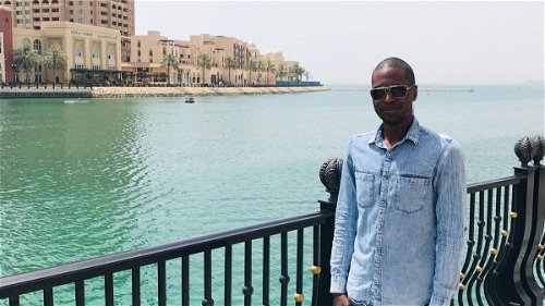 Keniaanse arbeidsrechtenactivist verlaat Qatar na het betalen boete voor publicatie van ‘nepnieuws’