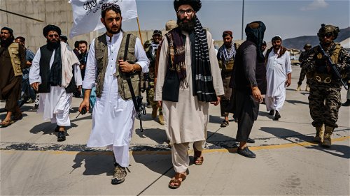 Afghanistan: ineenstorting regering gekenmerkt door ‘oorlogsmisdaden en onophoudelijk bloedvergieten’