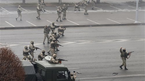 President Kazachstan: veiligheidstroepen mogen ‘schieten zonder waarschuwing’ vooraf