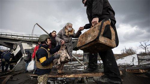 Oekraïne: Humanitaire corridors voor burgers die Russische aanvallen ontvluchten moeten veiligheid bieden