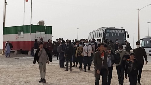 Iran/Turkije: Afghanen op de vlucht onrechtmatig gedwongen terug te keren nadat ze aan de grens beschoten werden