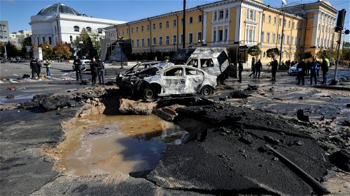 Russische aanvallen op Kiev en andere steden in Oekraïne zijn mogelijk schendingen van oorlogsrecht
