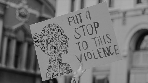 seksueel geweld tegen vrouwen actie 'put a stop to this violence' pancarte